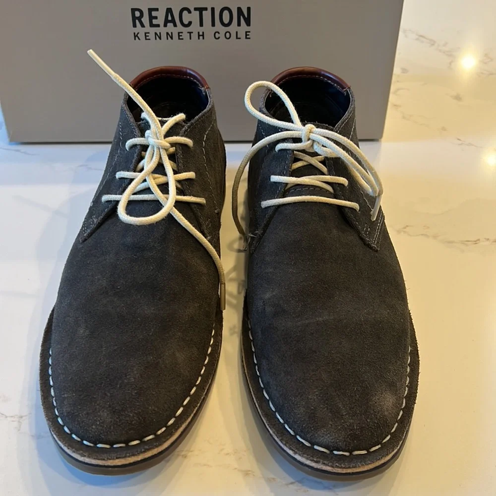 Kenneth Cole boys chukka boots, size 8.5 - Picture 2 of 5